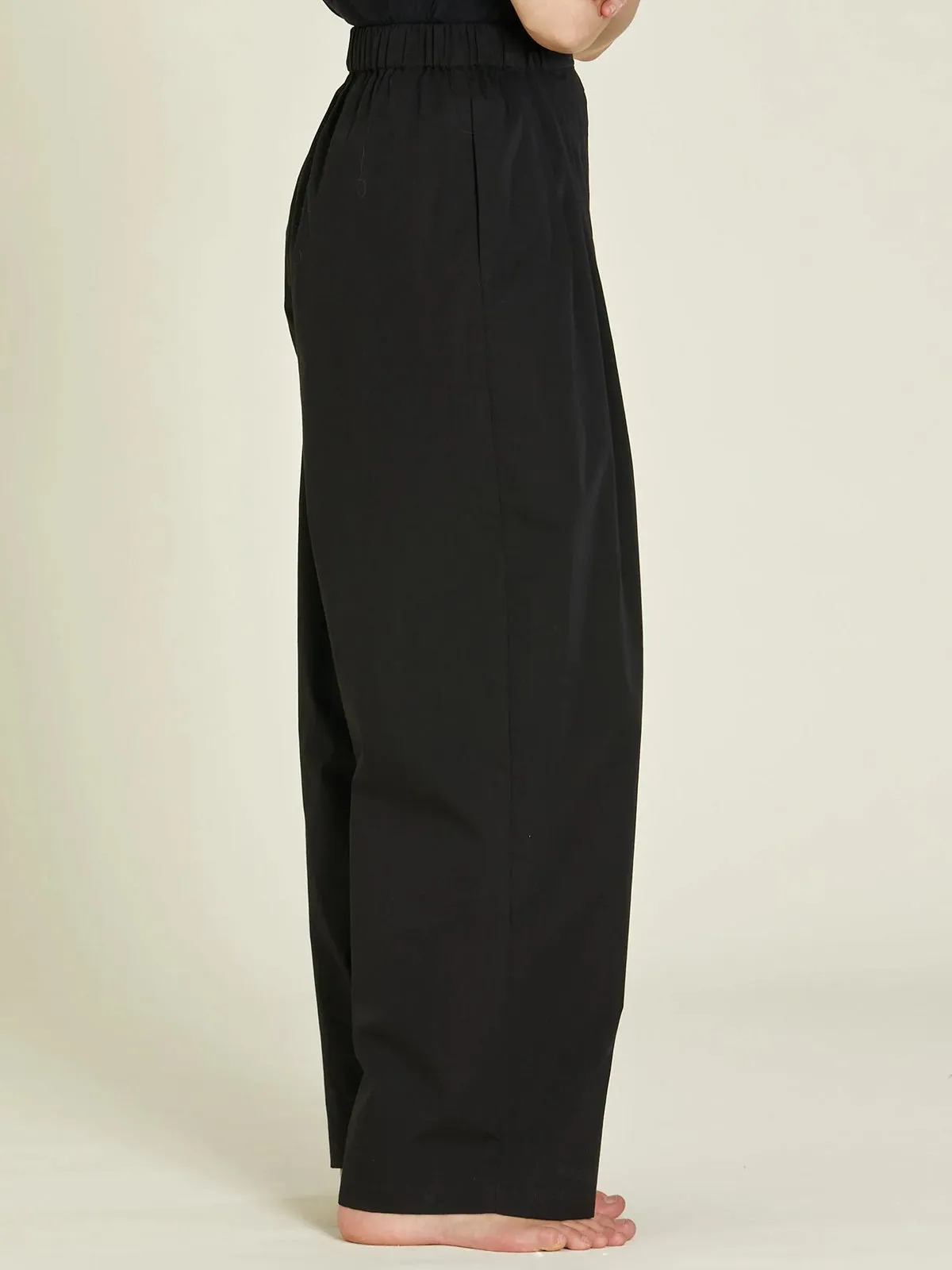 Straight Pleated Pants - Black